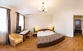 Studio In The City Center - Kravtsova Lane 13B-6